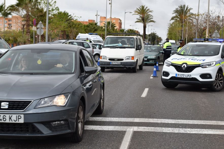 55 denuncias por exceso de velocidad en Vícar durante campaña policial
