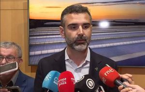 La Junta acusa al ministro Planas de "deslealtad" en la firma de un convenio con regantes