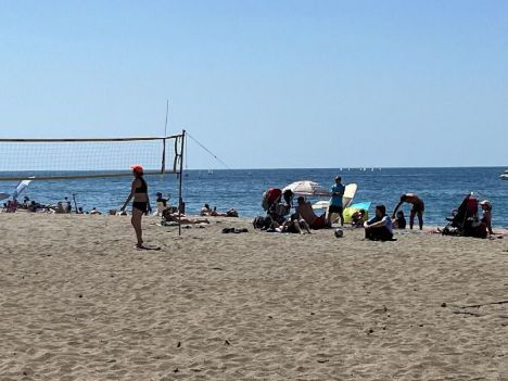 Localizan el cuerpo del buzo desaparecido en la playa de El Zapillo