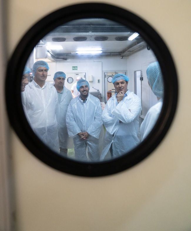 El presidente visita dos empresas ejemplo de empleo, emprendimiento y ‘repoblación’