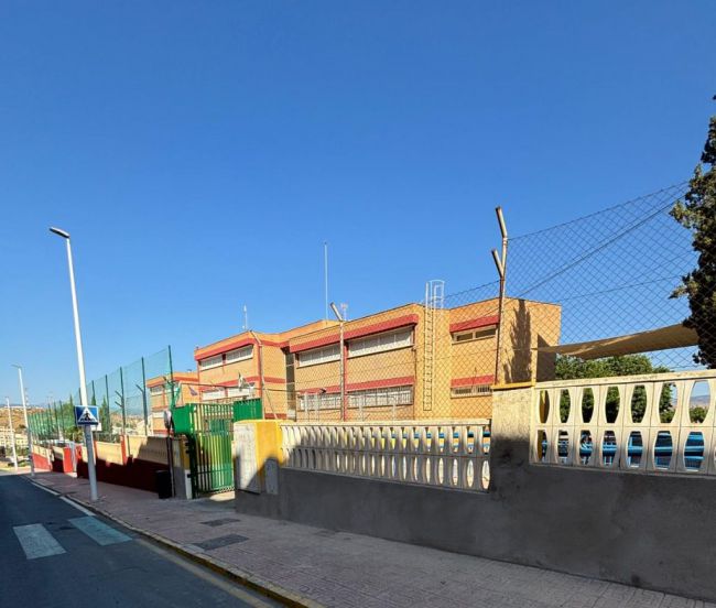 Albox invierte más de 75.000 euros en el arreglo de colegios