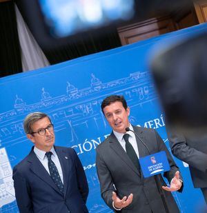 Diputación recibe la visita institucional del consejero de Industria