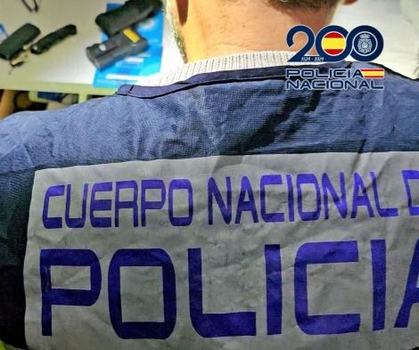 Libertad con orden de alejamiento de 500 metros a policía detenido por maltrato a su pareja