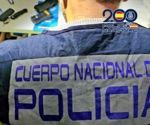 Libertad con orden de alejamiento de 500 metros a policía detenido por maltrato a su pareja