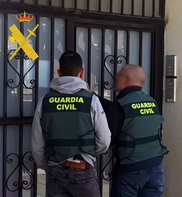 Detención en Roquetas de Mar por tocamientos a una menor
