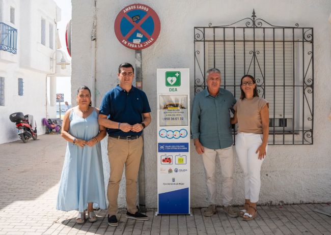 Níjar equipará todas sus localidades con desfibriladores