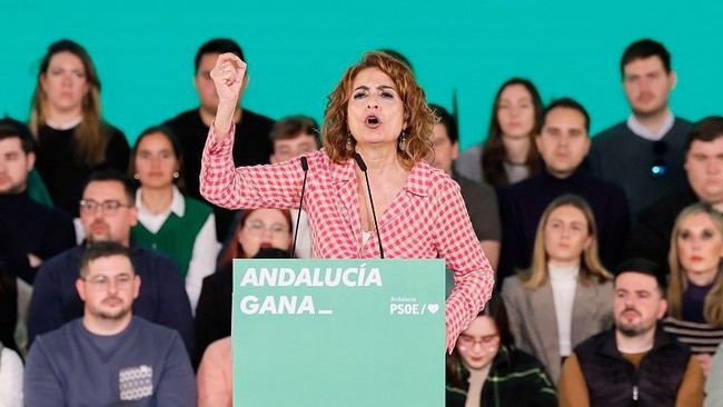 Montero insta al PP a apoyar el decreto 'omnibus' mientras Gamarra critica a Sánchez