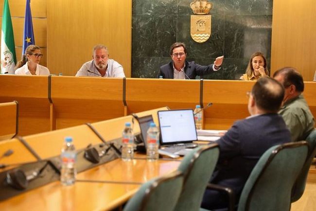El Pleno de El Ejido exige al Gobierno central frenar la inmigración irregular