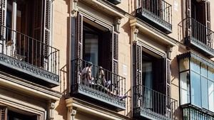 Detectan más de 15,200 pisos turísticos ilegales en Madrid y exigen retirar sus anuncios
