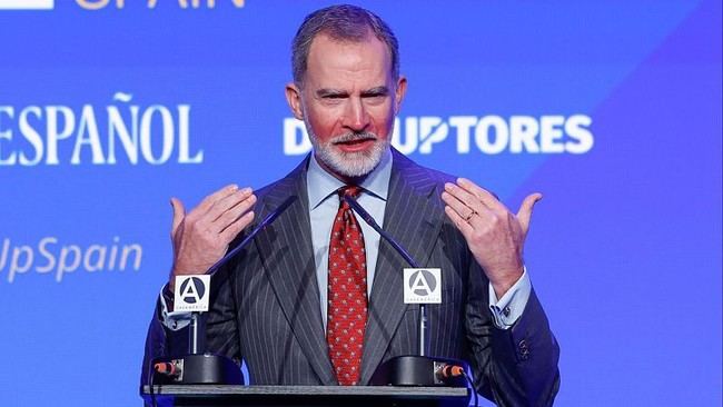 El rey sufre quemaduras solares y advierte sobre la protección solar