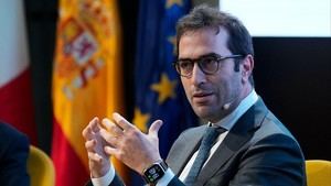 Cuerpo dialoga con partidos sobre aranceles de Trump tras reunión con el PP