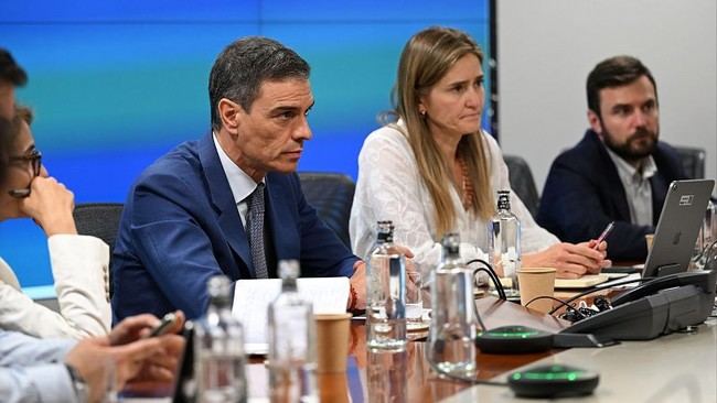 El Gobierno defiende a Sánchez ante las acusaciones de Feijóo sobre el apagón