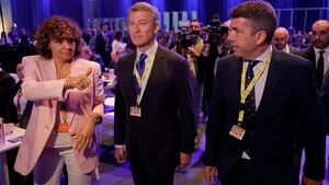 Feijóo y Mazón se reúnen en el congreso del PP Europeo tras seis meses de la dana