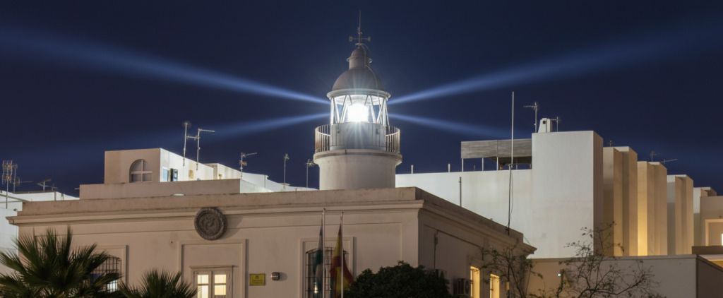 Se subasta el faro de Garrucha