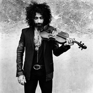 Ara Malikian llega con ‘Intruso’ y las entradas agotadas al Auditorio de Roquetas de Mar