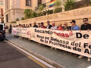 Mesa del tren: Incidencias en el servicio ferroviario de Almería son inaceptables
