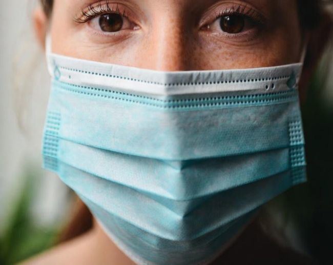 Desestiman indemnizar con 250.000 euros a una funcionaria que denunció la obligación de llevar mascarilla