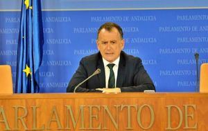 Venzal critica la "normalización del disparate" en el Gobierno de España