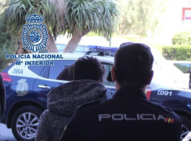 Desarticulada en Almería una red de trata que captaba mujeres en Chipre con el método 'lover boy'