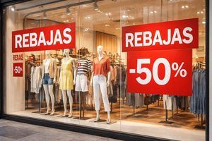 Almería Centro anima a vivir las Rebajas de Enero en el corazón de Almería