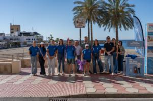 Roquetas de Mar intensifica el cuidado de sus costas con la campaña "No es tan difícil"