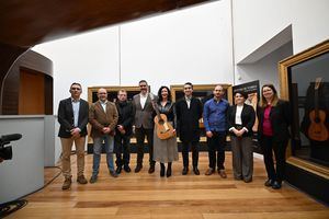 La exposición ‘Antonio de Torres, el Stradivarius de la guitarra’ se completa con la original SE46 del lutier de La Cañada