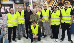 La ong Almería para Todos celebra veinte años de trayectoria con la entrega de alimentos a familias vulnerables