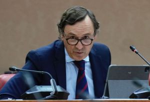 El PP ensalza el papel de Feijóo frente al "sanchismo" con el respaldo del almeriense Rafael Hernando