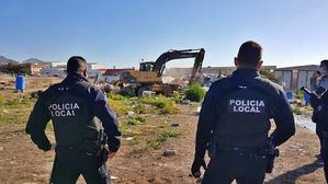 Polémica en Níjar por dos desalojos chabolistas