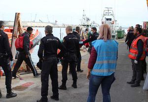 Intenta evitar su expulsión alegando que robó unas galletas por hambre