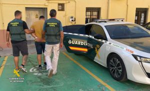 Arrestados dos hombres por violentos robos con la técnica del 'mataleón' en La Mojonera