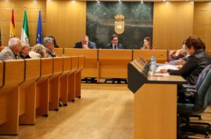 PP y Vox se unen en El Ejido para pedir la prohibición del burka y el niqab