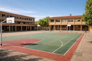 Los colegios de Almería abren sus patios al barrio para fomentar el deporte y la convivencia