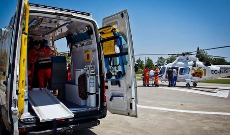 Luto en el sector náutico de Almería tras el fallecimiento del operario herido en Aguadulce