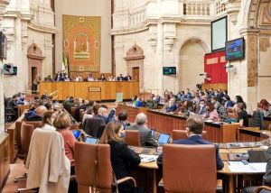Almería capitanea el vuelco del Parlamento andaluz más paritario en una década