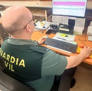 Descubierto un falso sanitario sin papeles tras años de actividad ilegal