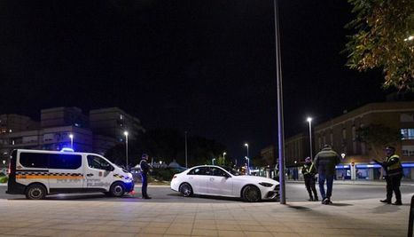 Arrestado en El Ejido tras destrozar una veintena de coches