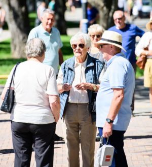 Almería aprueba su VI Plan de Mayores para combatir la soledad y promover la autonomía hasta 2030