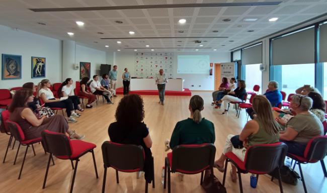 Vícar lanza la I Mesa de Empleo y Formación del Plan ERACIS+