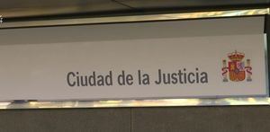 Prisión provisional para el detenido que intentó disparar a varios policías en La Chanca