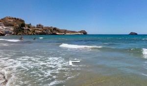 Tragedia en Pulpí: joven fallece tras saltar desde una roca en la playa Mar Rabiosa