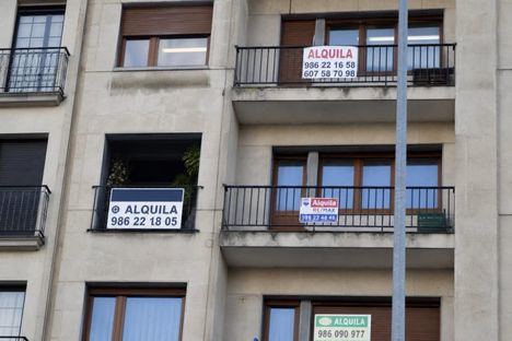 Alquilar una vivienda en Almería cuesta más esfuerzo económico que comprarla