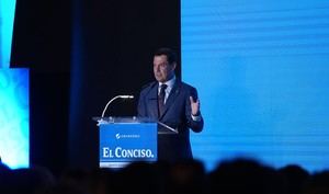 Andalucía avanza: Moreno destaca la autoestima y liderazgo en Almería