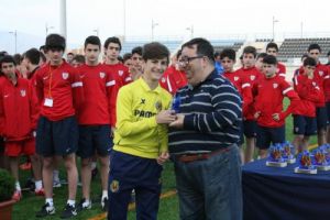 El roquetero Álex Baena hace historia para Almería en el Mundial con un gol dorado ante Uruguay
