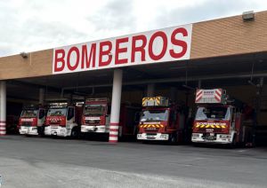 Una mujer sufre una crisis de ansiedad tras el incendio de una vivienda en Almería