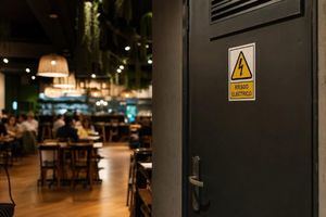 Almería sufre apagones continuos que asfixian a la hostelería