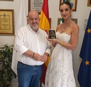 Dalías homenajea a Ana Padierna por su éxito en Miss Universo España 2026