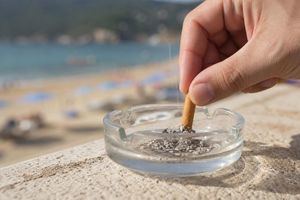 La nueva ley antitabaco transformará las playas y el ocio en Almería