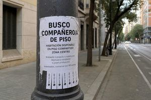 Almería resiste la presión del alquiler compartido al exigir el 15% del sueldo medio