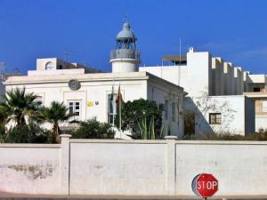Nadie quiere el faro de Garrucha